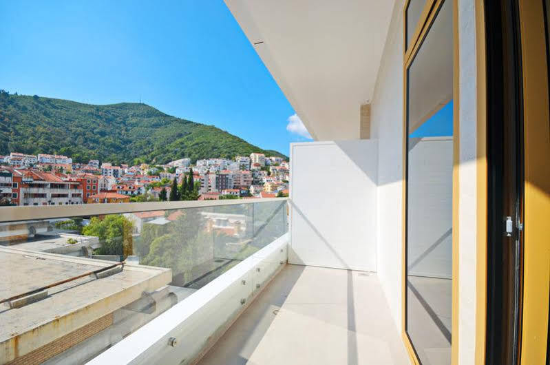 Sea Breeze Lux Apartments Будва Экстерьер фото